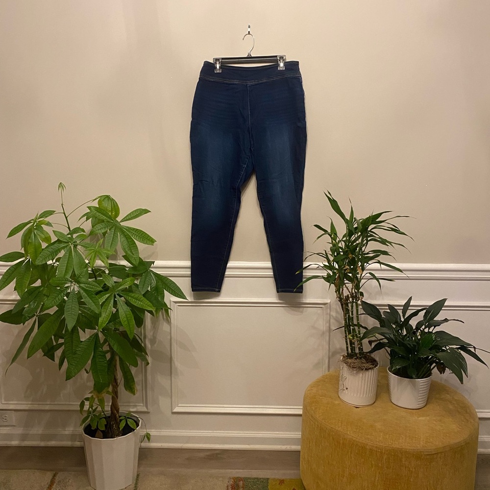 Women's Dark Blue Jeans